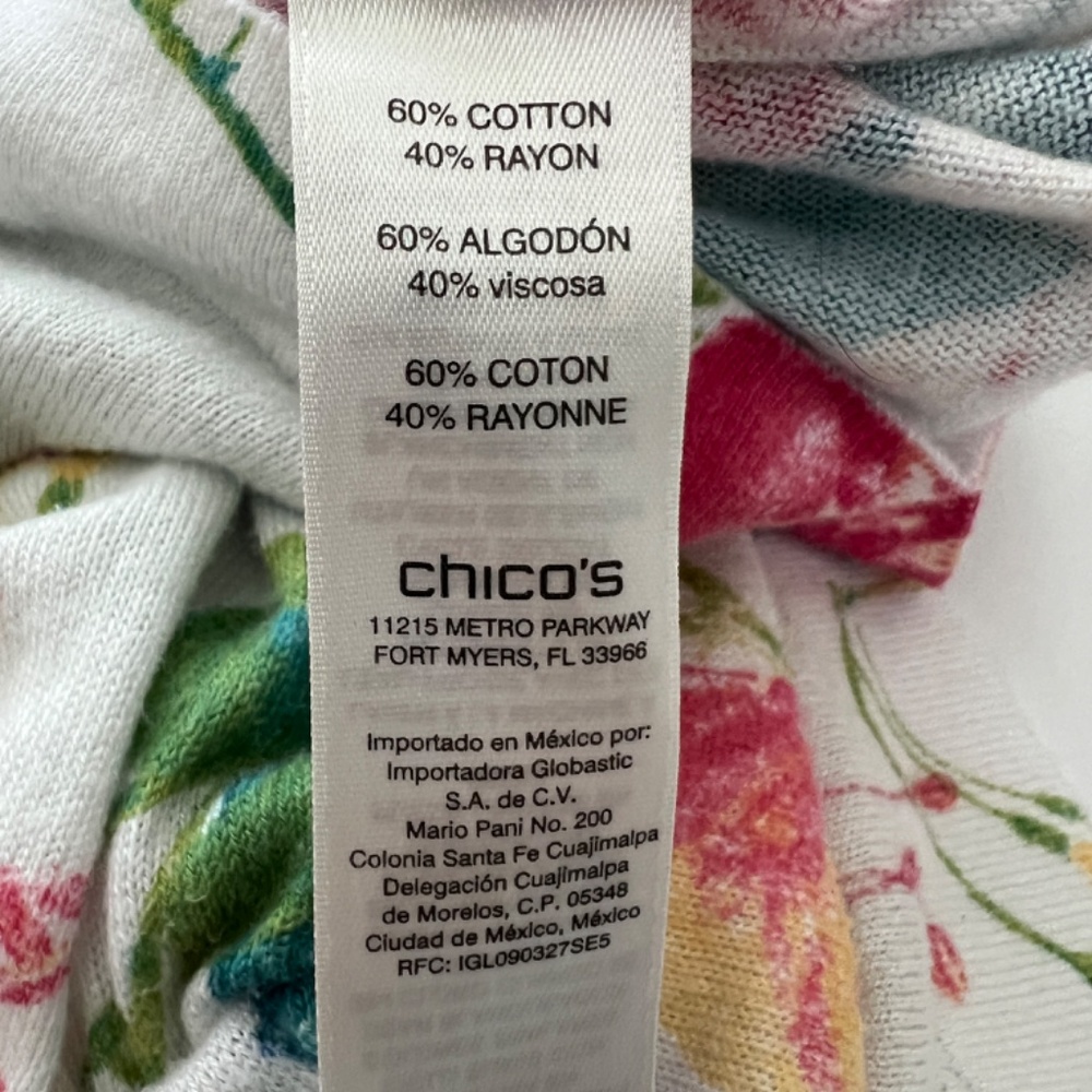 Chicos Size 3 or X Large Floral Watercolor Ruched Sides Top Lightweight - Picture 7 of 9